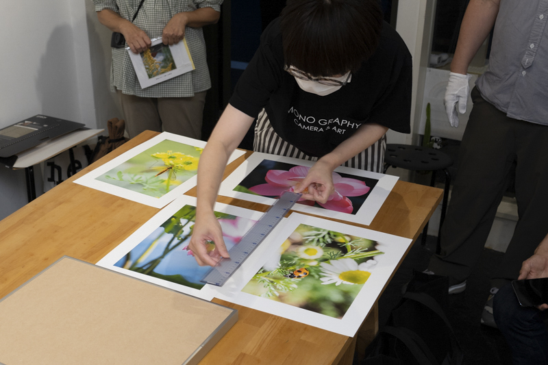 余白を計算してマットの窓サイズを決めていく