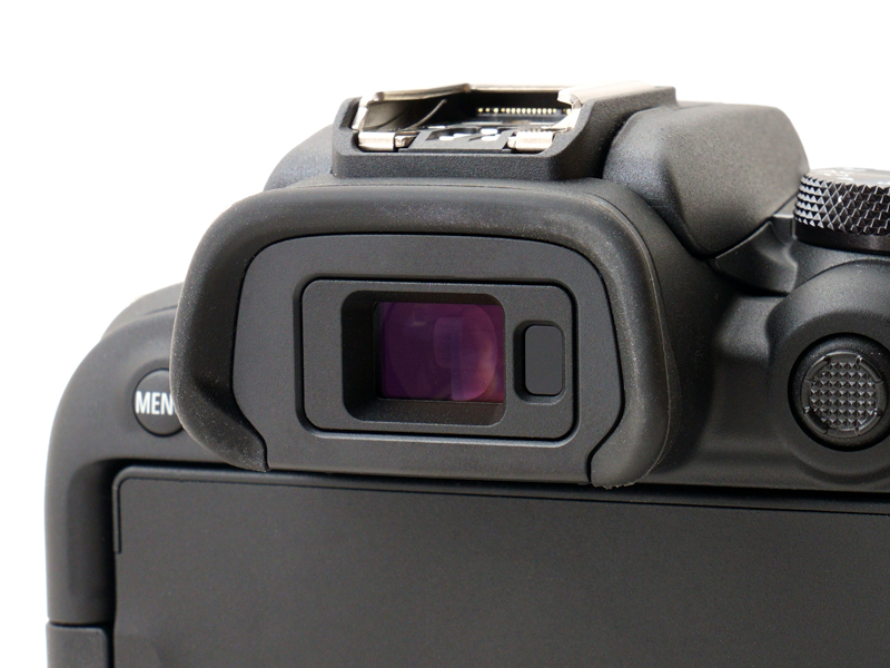 倍率約0.95倍というスペックはEOS R7の約1.15倍に譲りますが、この小さなボディでよくここまで頑張ってくれたなと感じる十分なクオリティ