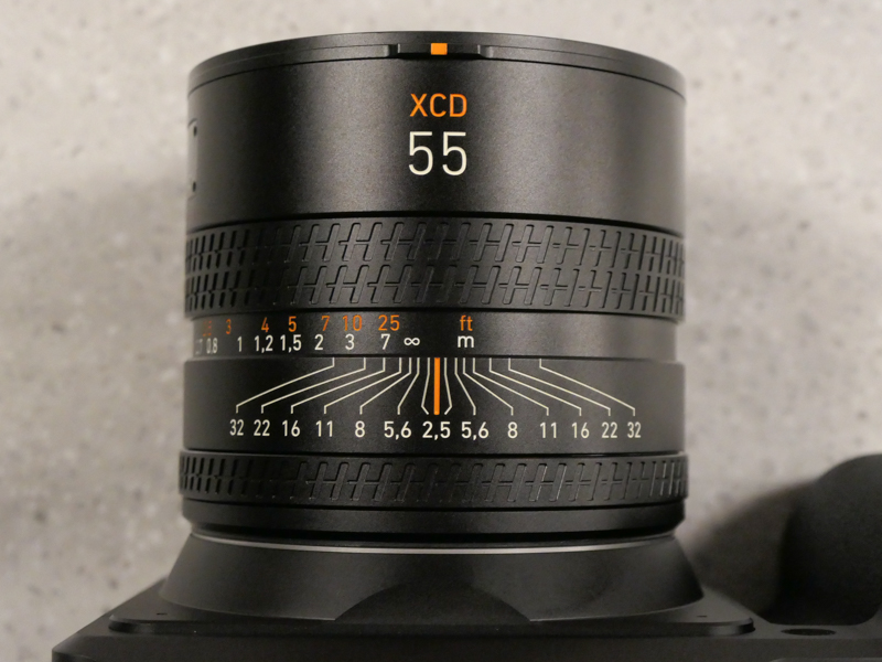 フォーカスリングを前後させてAF/MFを切り替える“プッシュ&プル”機能