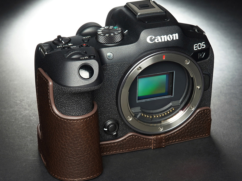 EOS R7用（ダークブラウン）