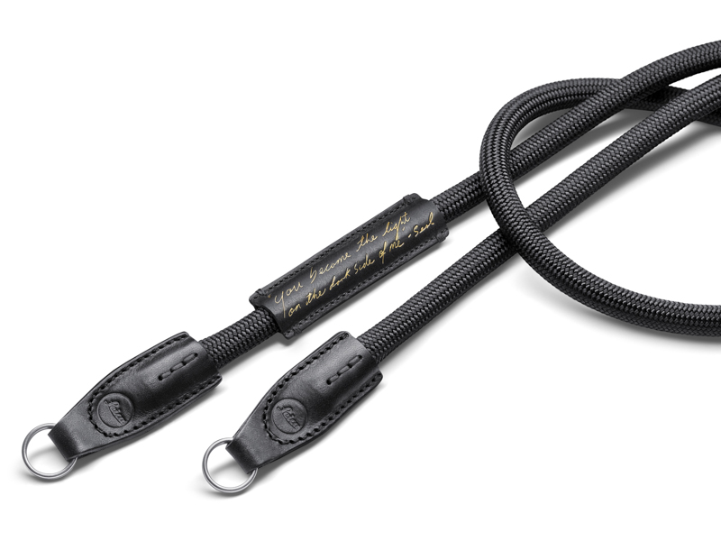 付属のストラップ