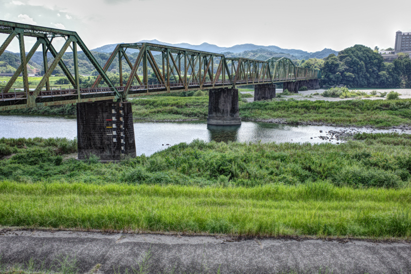 なぜかHDR調で撮っていた写真。参加した先生も、昔からこの川で遊び、沢山の想い出を作ってきたそうな