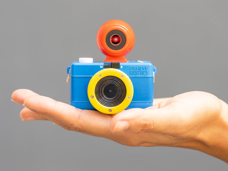 カメラは手のひらサイズ