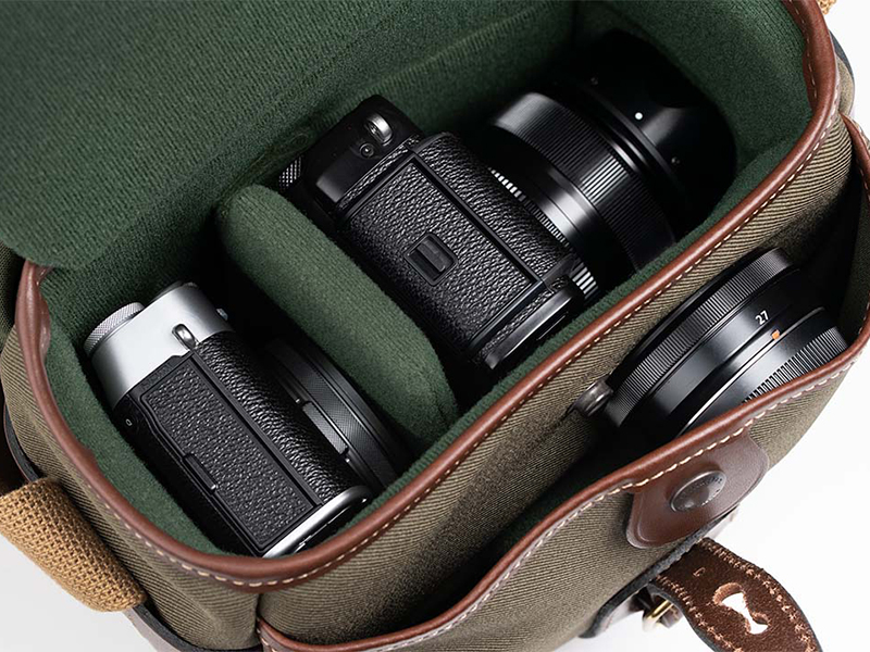 収納例：FUJIFILM X100V、FUJIFILM X-Pro3＋XF35mm F1.4、XF27mm F2.8