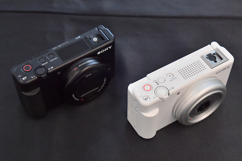 ZV-1（左）、ZV-1F（右）