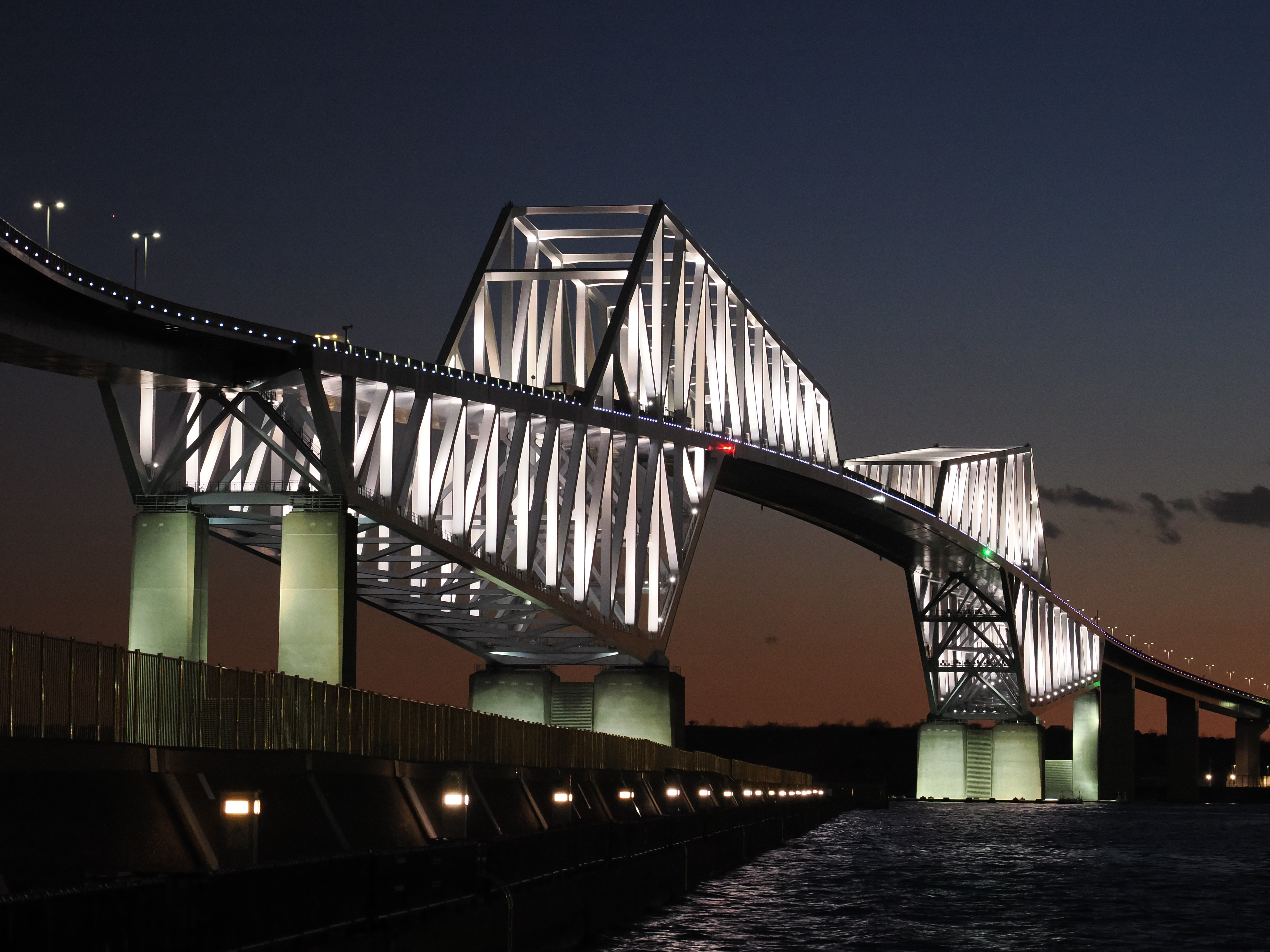 OM SYSTEM OM-1　M.ZUIKO DIGITAL ED 12-100mm F4.0 IS PRO（F5.6・1/15秒）ISO 6400