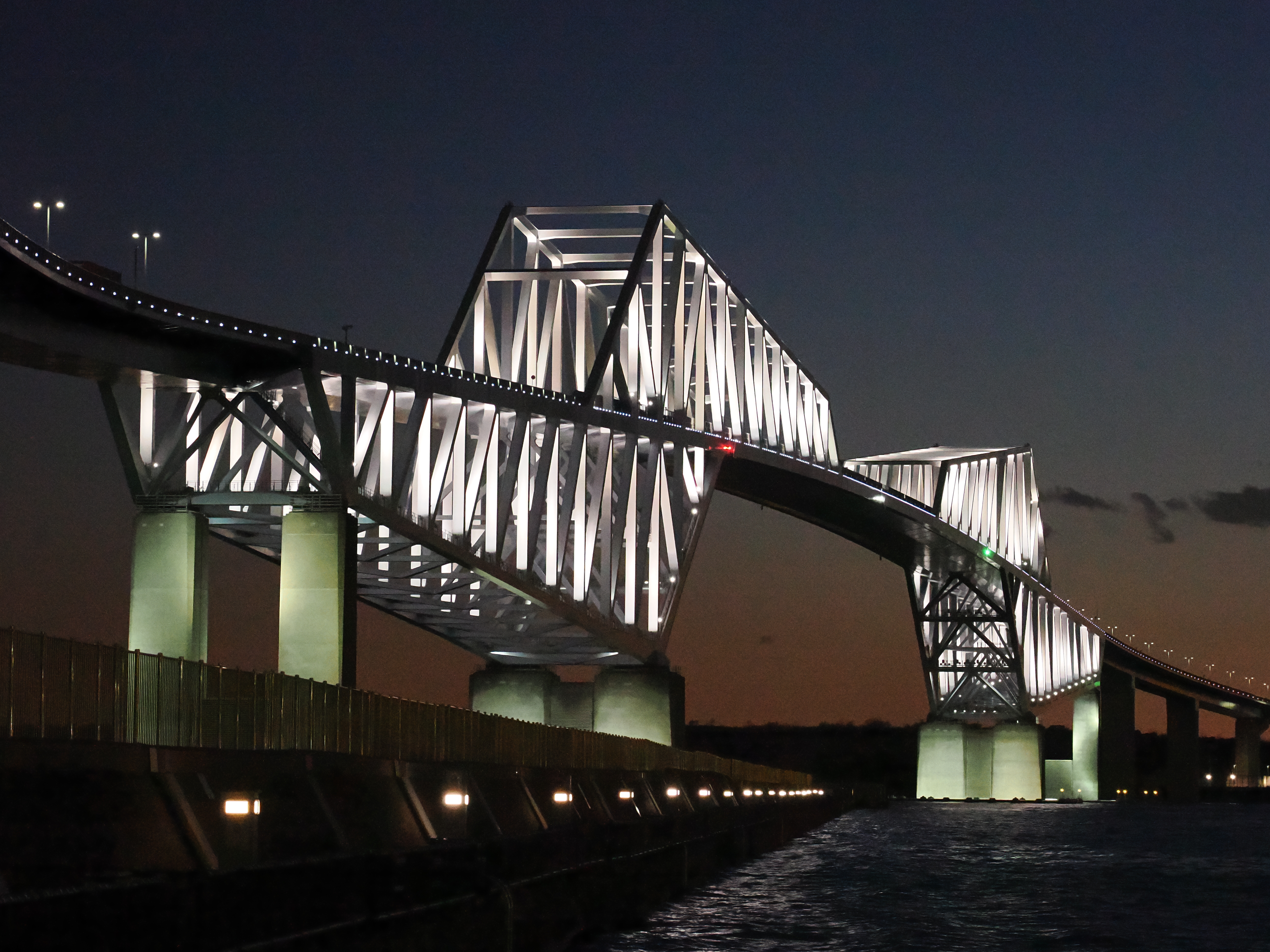 OM SYSTEM OM-1　M.ZUIKO DIGITAL ED 12-100mm F4.0 IS PRO（F5.6・1/60秒）ISO 25600