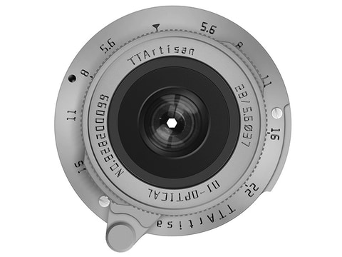 TTArtisan、Mマウント用薄型レンズ「28mm f/5.6」にゴールドとチタン