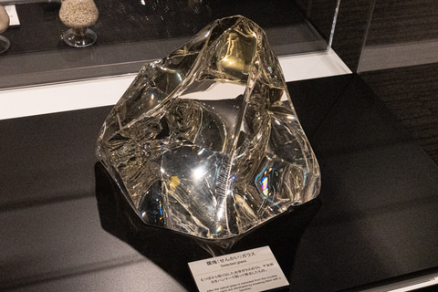 合成石英インゴット イベントレポート】「光学ガラス」ができるまで。新旧の製法をニコン