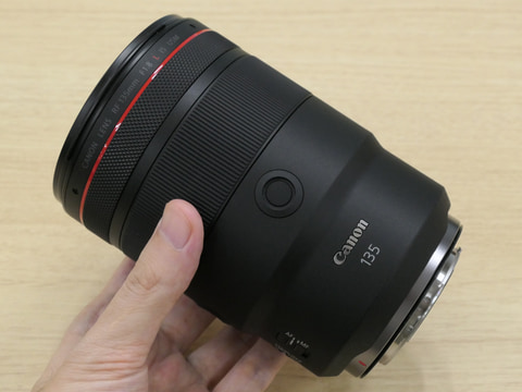 キヤノン、手ブレ補正を搭載した大口径中望遠レンズ「RF135mm F1