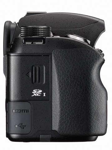 防塵防滴・耐低温-10度のAPS-C一眼レフ「PENTAX KF」。ボディ約12万円