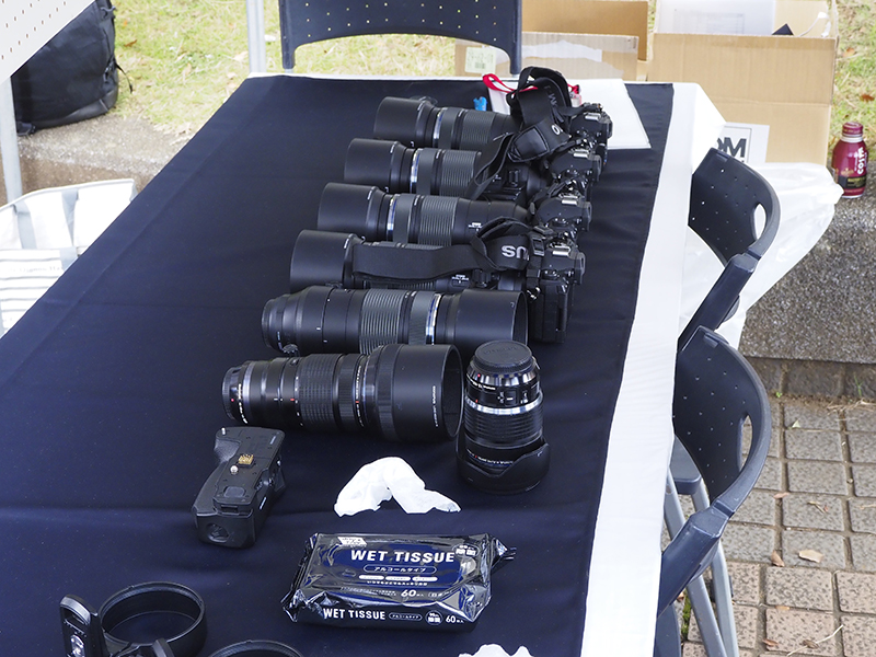貸し出しでは、OM-1とM.ZUIKO DIGITAL ED 40-150mm F4.0 PROまたはM.ZUIKO DIGITAL ED 300mm F4.0 IS PROの組み合わせを用意