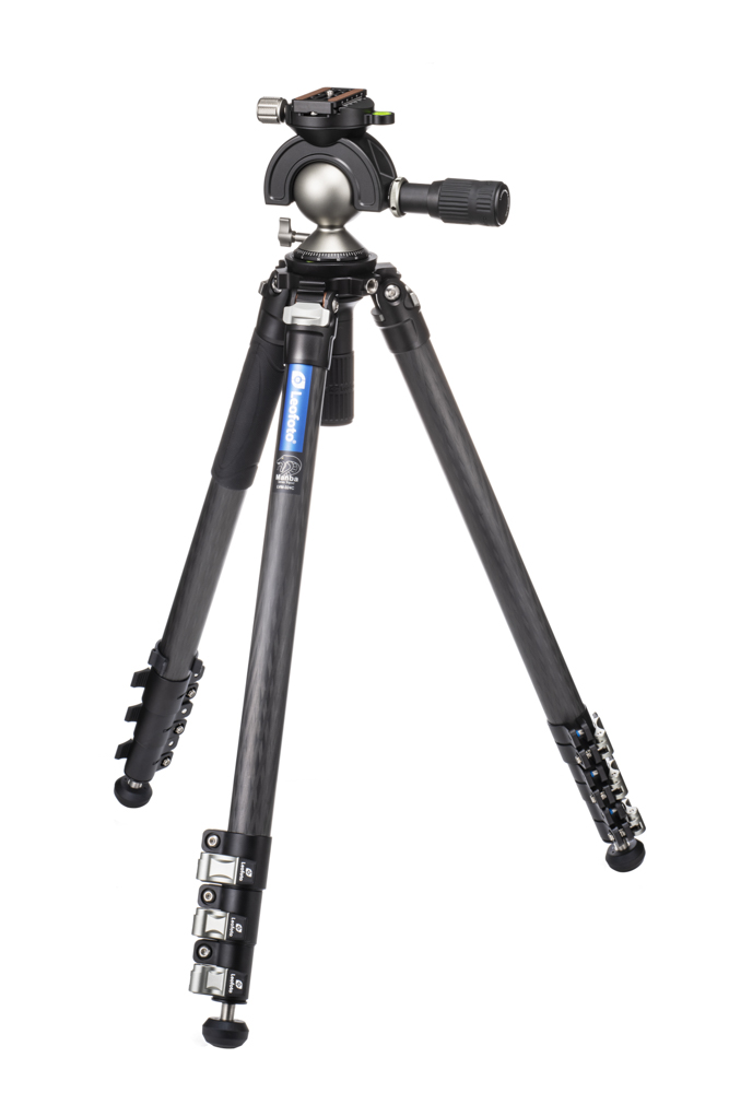 <span class="fnt-110"><b>LVM-324C</b></span><br>価格：7万4,800円（税込）／伸長：1,650mm／収納高：580mm／最低高：170mm／段数：4段／最大脚径：32mm／耐荷重：25kg／質量：2,000g<br>　<br><span class="fnt-110"><b>MH-60</b></span><br>価格：6万4,900円／高さ：129mm／ボール径：60mm／ベース径：60mm／耐荷重：30kg／質量：950g