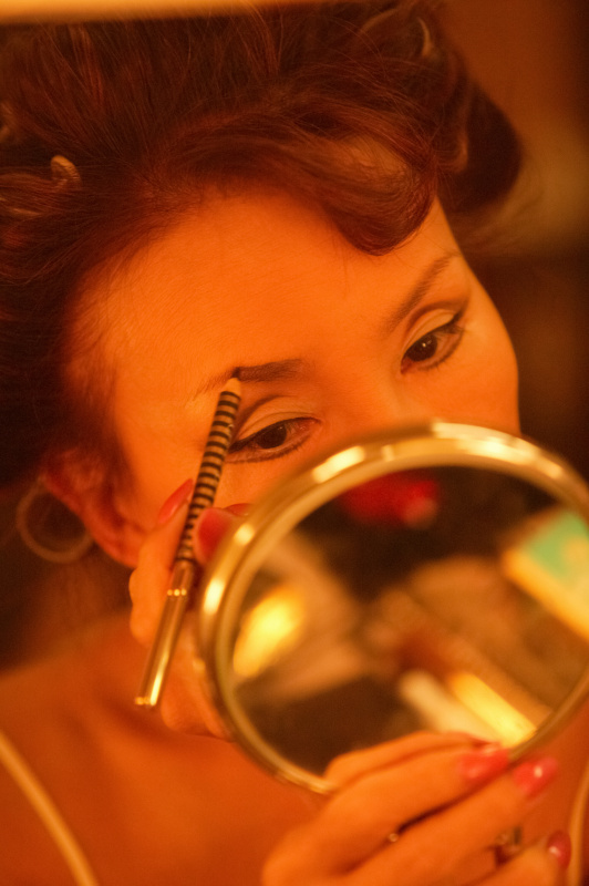 上手いんだよ。10分くらいですぐに髪型を変えるんだ。こんな人と仕事すると、今時のヘアメイクなんてね、どうなのよと思ってしまいます。写真集「fortissimo」（株式会社大洋図書、2003年）