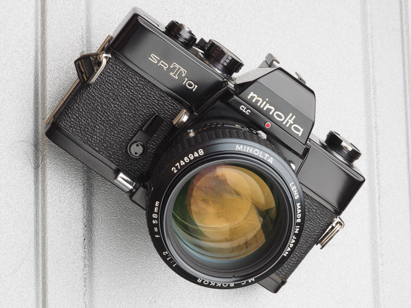 ミノルタSR-T101です。ユージン・スミスの愛機ですが、えらく不人気でかわいそうです。でもminoltaが小文字表記なのが、カメラはデカいのに奥ゆかしい感じしません？ そうでもない？
