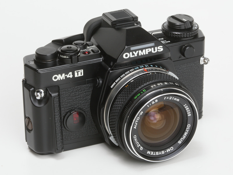 OM-3TiやOM2000がフィルムOMの最終機になっていますが、OM-4Tiが実質的には最終モデルと見て良いと思います、つまりここからOM-5に繋がるとなれば、ブランドの変更などよりも私はむむむ、となったりします。