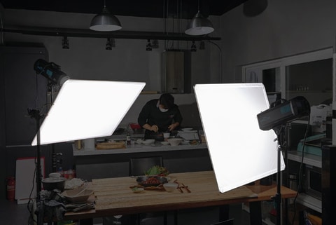 オーロラライトバンク、ディフューザー＆4色リフレクターのフレーム