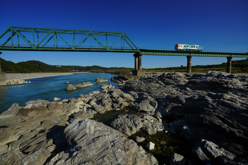 ソニーα7R IV　FE16-35mm F2.8 GM （18mm） 絞り優先オート （F5.6、1/3,200秒）ISO 400 WB:太陽光