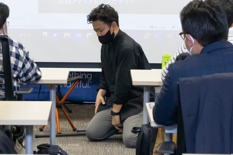 このような姿勢で座る