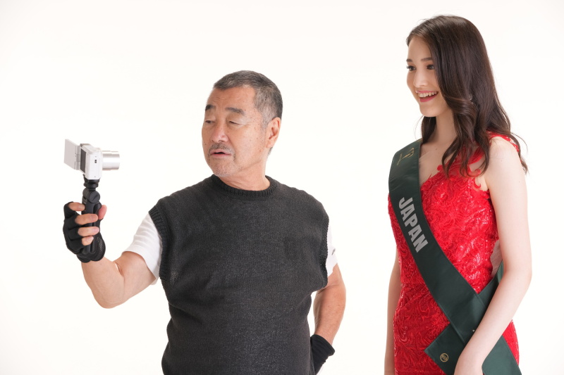 （左）2016年日本代表 蜂谷晏海さんと。私のオフィシャルカメラマンとしての始まり。（中央）2020年日本代表 東出あんなさんと。（右）2021年日本代表 吉田小夏さんと