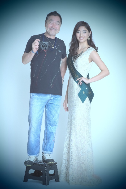 2017年日本代表 斎藤恭代さんと。身長差に驚き、ちょっとふざけてミニ脚立でセッシュしちゃいました（笑）