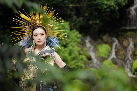 山岸伸の「写真のキモチ」 第37回：「ミス・アース」って、ご存じです