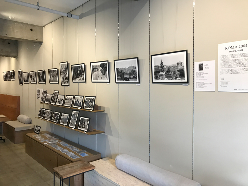 2022年2月に千葉県市川市にあるArt Gallery Café 茶々華で開催した写真展「ROMA 2004」（以下同）