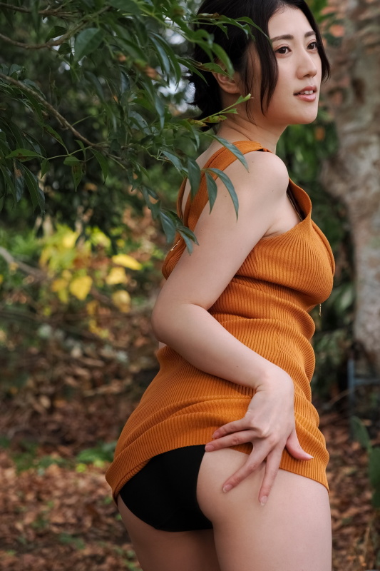 （左）OM SYSTEM OM-1 / M.ZUIKO DIGITAL ED 12-40mm F2.8 PRO / 絞り優先AE（F2.8・1/250秒・＋1.0EV） / ISO 250。（左）OM SYSTEM OM-1 / M.ZUIKO DIGITAL ED 40-150mm F2.8 PRO / 絞り優先AE（F3.5・1/1250秒・－0.7EV） / ISO 400