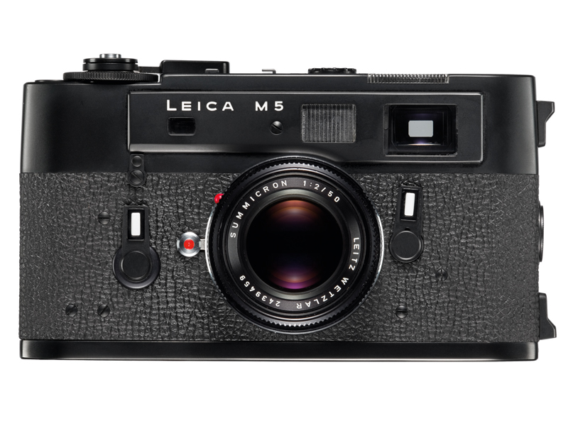 ライカM5。TTL露出計は、CdS付きの腕木をレンズ後端とシャッター幕の間にセットして測光。レリーズに連動して画面外へ逃がす仕組み