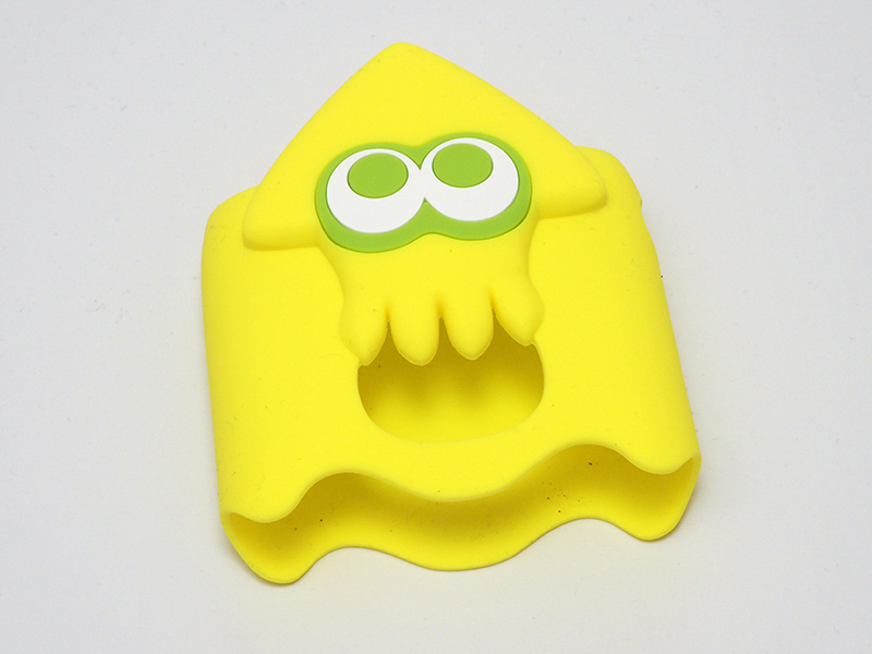 表はイカ、裏面はタコがデザインされている