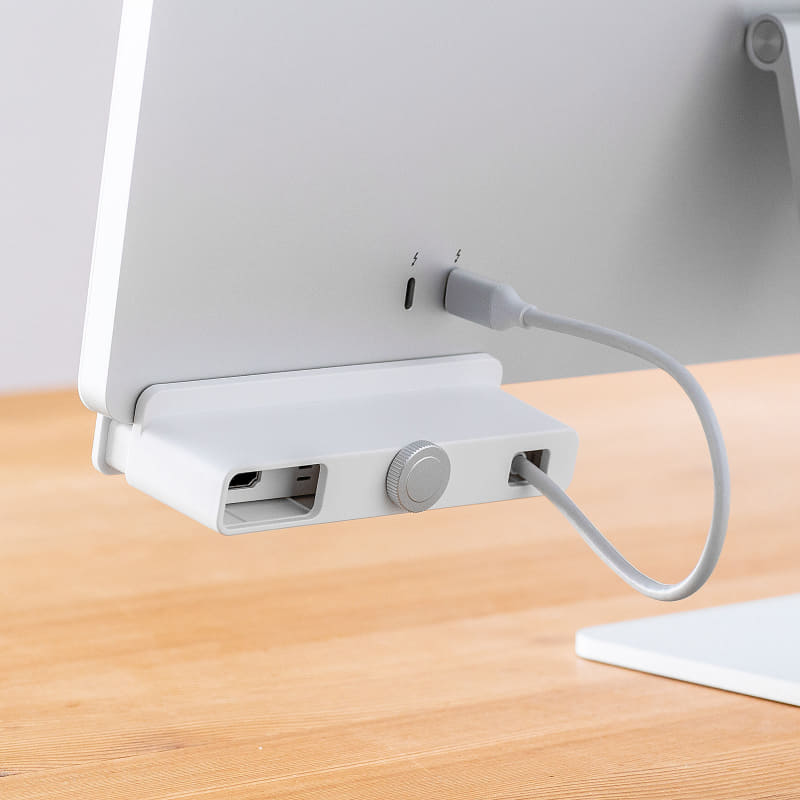 本体のUSB Type-Cポートに接続