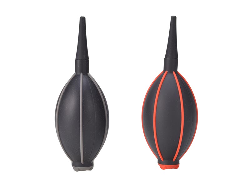 左からブラック/グレー、ブラック/レッド