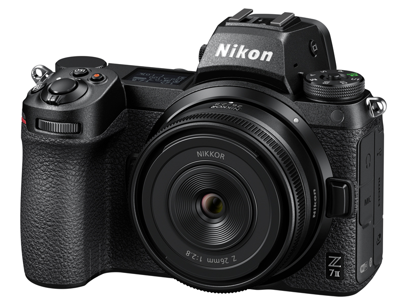 ニコン Z 7IIに装着した様子