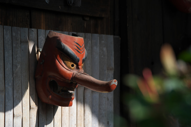 では前ボケはどうよ、ということで確認してみましたが、これも悪くはありません。もちろん大口径レンズのそれとは異なりますが、見た目の感覚に近いわけです。<br>ニコンDf　AI AF Zoom Micro Nikkor ED 70-180mm F4.5-F5.6D（F7.1・1/1,000秒）ISO 400　180mm