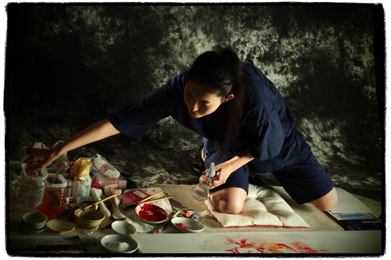 片側からリファーライトを当て、お客さんは鑑賞しながら撮影