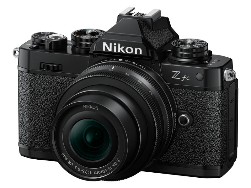 NIKKOR Z DX 16-50mm f/3.5-6.3 VRを装着