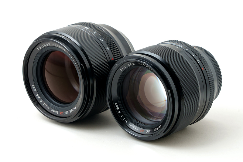左が本レンズ「XF56mmF1.2 R WR」、右が従来モデルの「XF56mmF1.2 R」