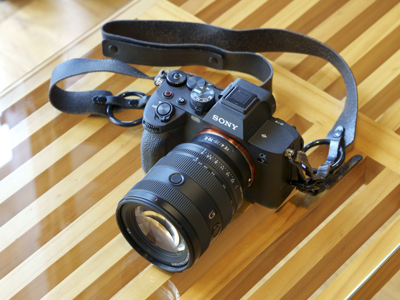 もろんのんさん愛用の「α7 IV」と組み合わせた状態