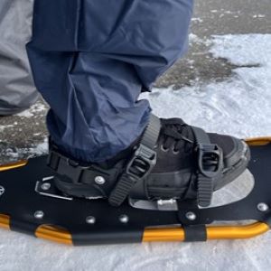 後ろにあるワンタッチバックルを装着