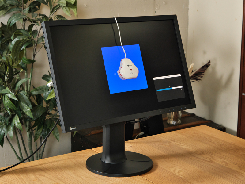 ハードウェアキャリブレーション中。ちょっとスマホを見ている間に完了していたぐらい、所要時間は短かった