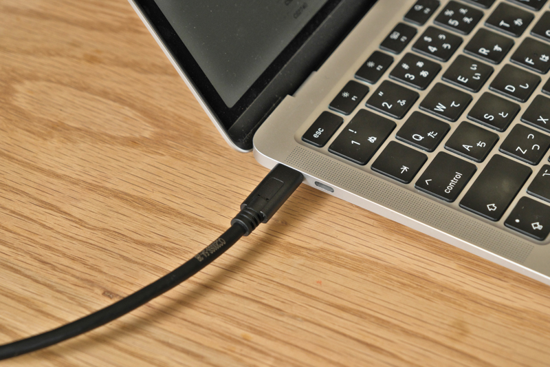 このケーブル1本で全てが繋がる、もう戻れない便利さ