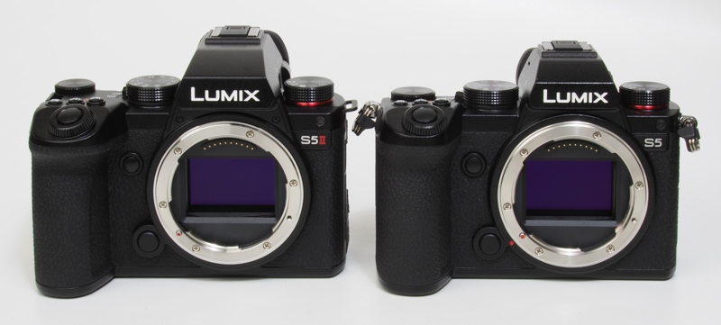 アニキのS5と並べてみます。そう大きな印象の違いはないですが、アニキの方がまとまりがいい感じしないですか？ 気のせいかな。