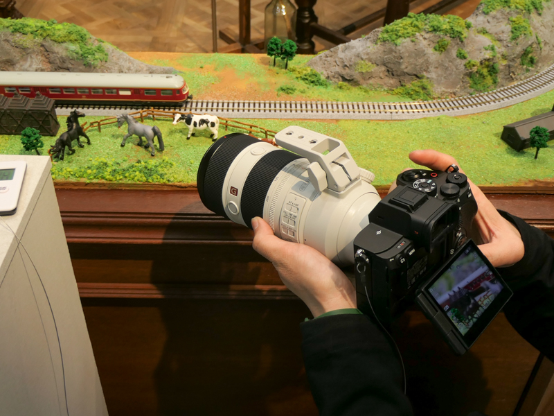 鉄道模型の追従撮影も