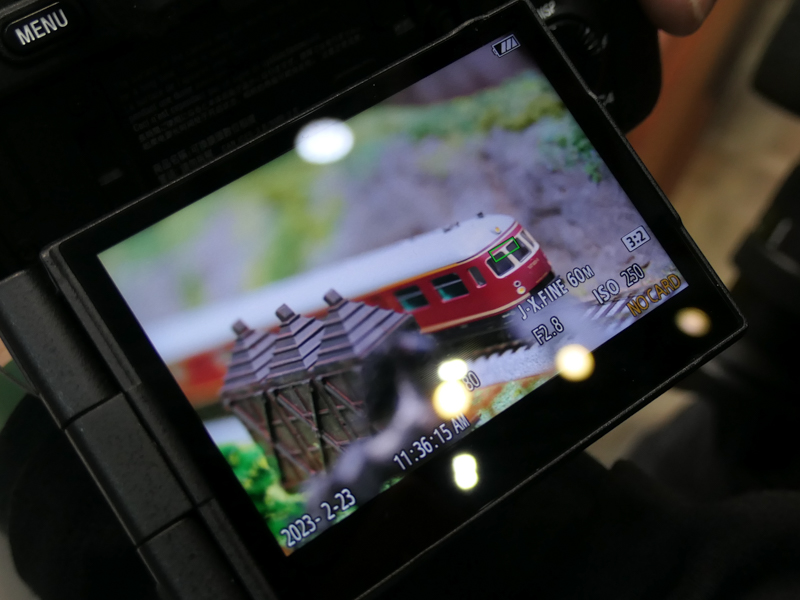 鉄道模型の追従撮影も