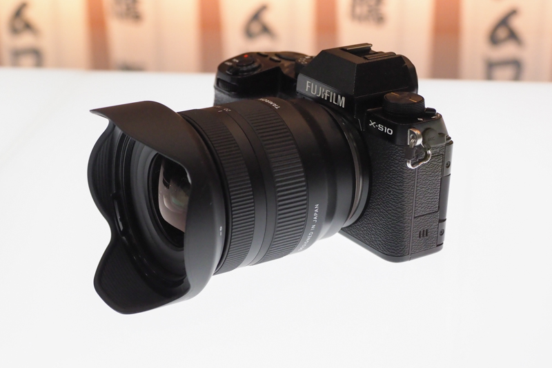 ショーケース内の「11-20mm F/2.8 Di III-A RXD」