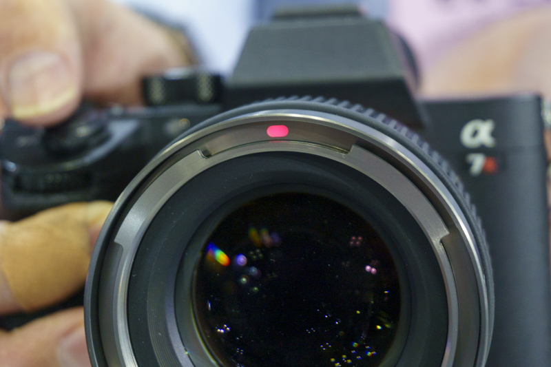 こちらは前面のタリーランプ。赤色が録画中