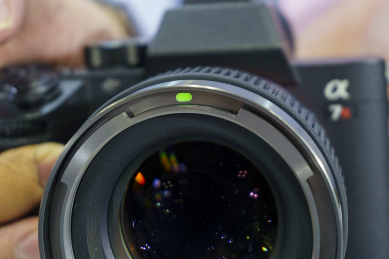 こちらは前面のタリーランプ。赤色が録画中