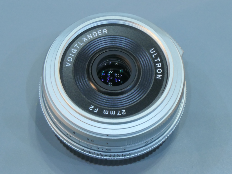 シルバーはガラスケース内にあった