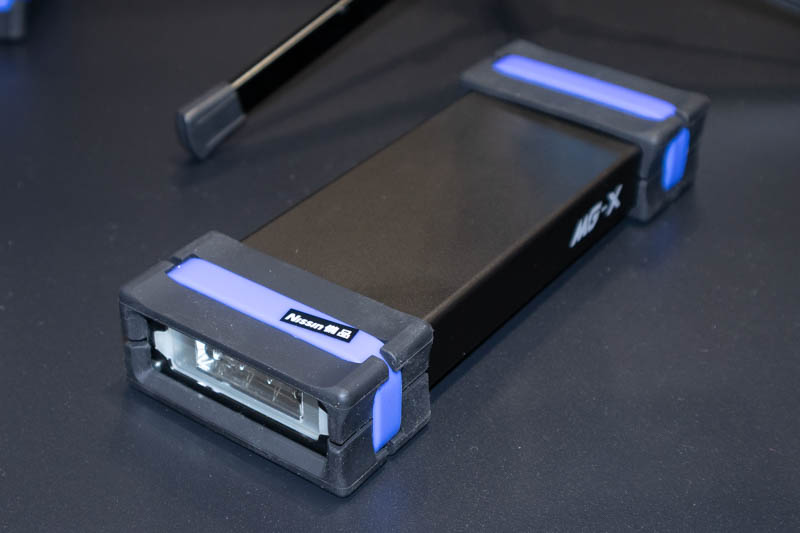 ラバーのプロテクターも別売で用意する