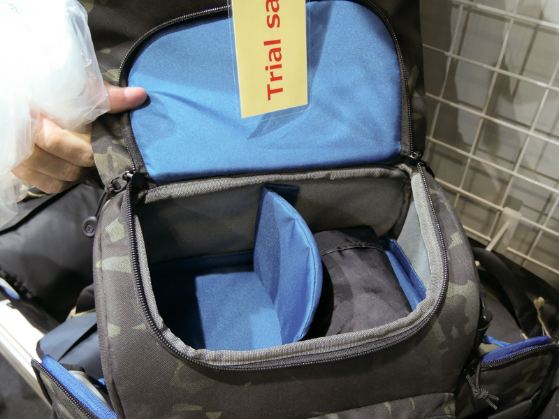 両側面+上面からのアクセスが可能